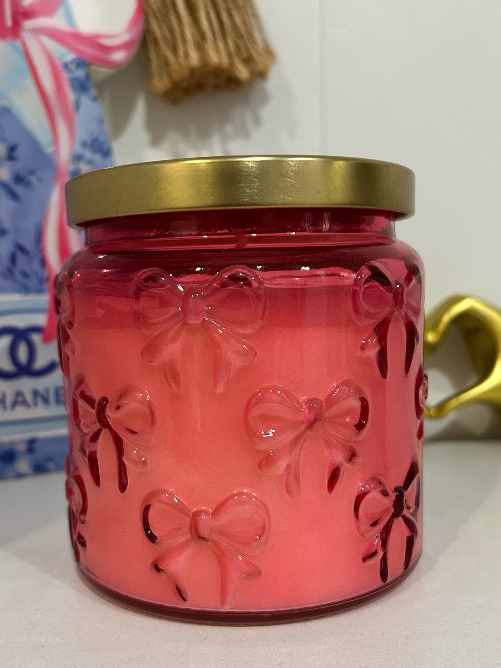 Decorative Bow-Embossed Glass Jar Candle – Pink